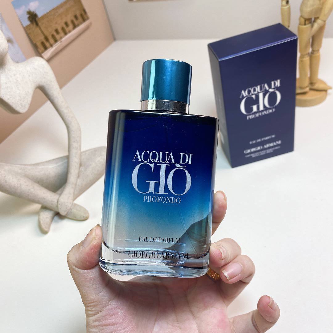 Armani Beauty 
Acqua di Giò Profondo Eau de Parfum Spray with Mandarin & Patchouli