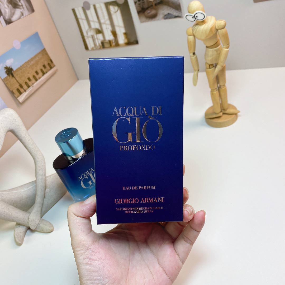 Armani Beauty 
Acqua di Giò Profondo Eau de Parfum Spray with Mandarin & Patchouli