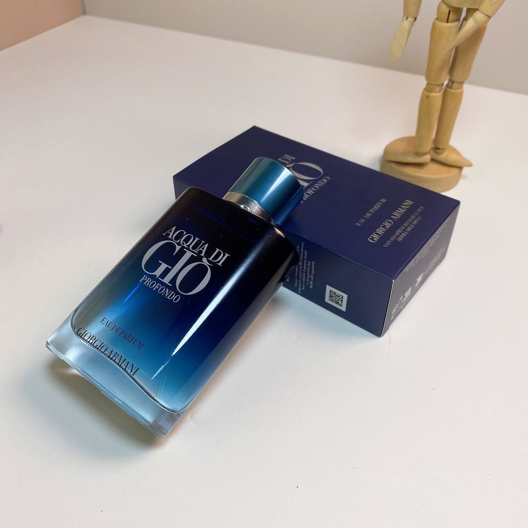 Armani Beauty 
Acqua di Giò Profondo Eau de Parfum Spray with Mandarin & Patchouli